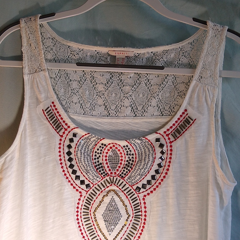 Esprit XL women's lacy tank w-twinkle & feminine front design